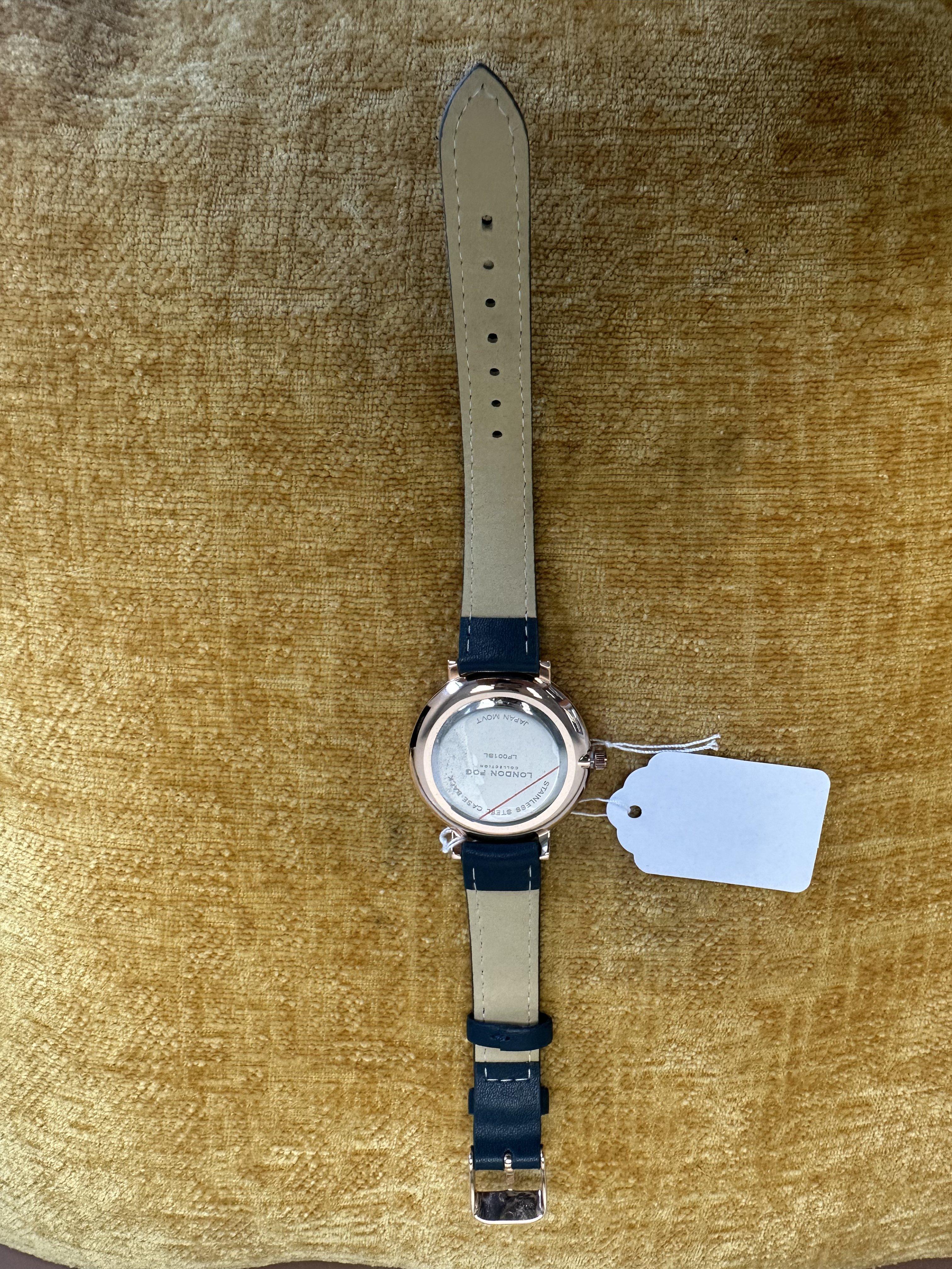 London Fog Crystal Bezel Round - angle 2