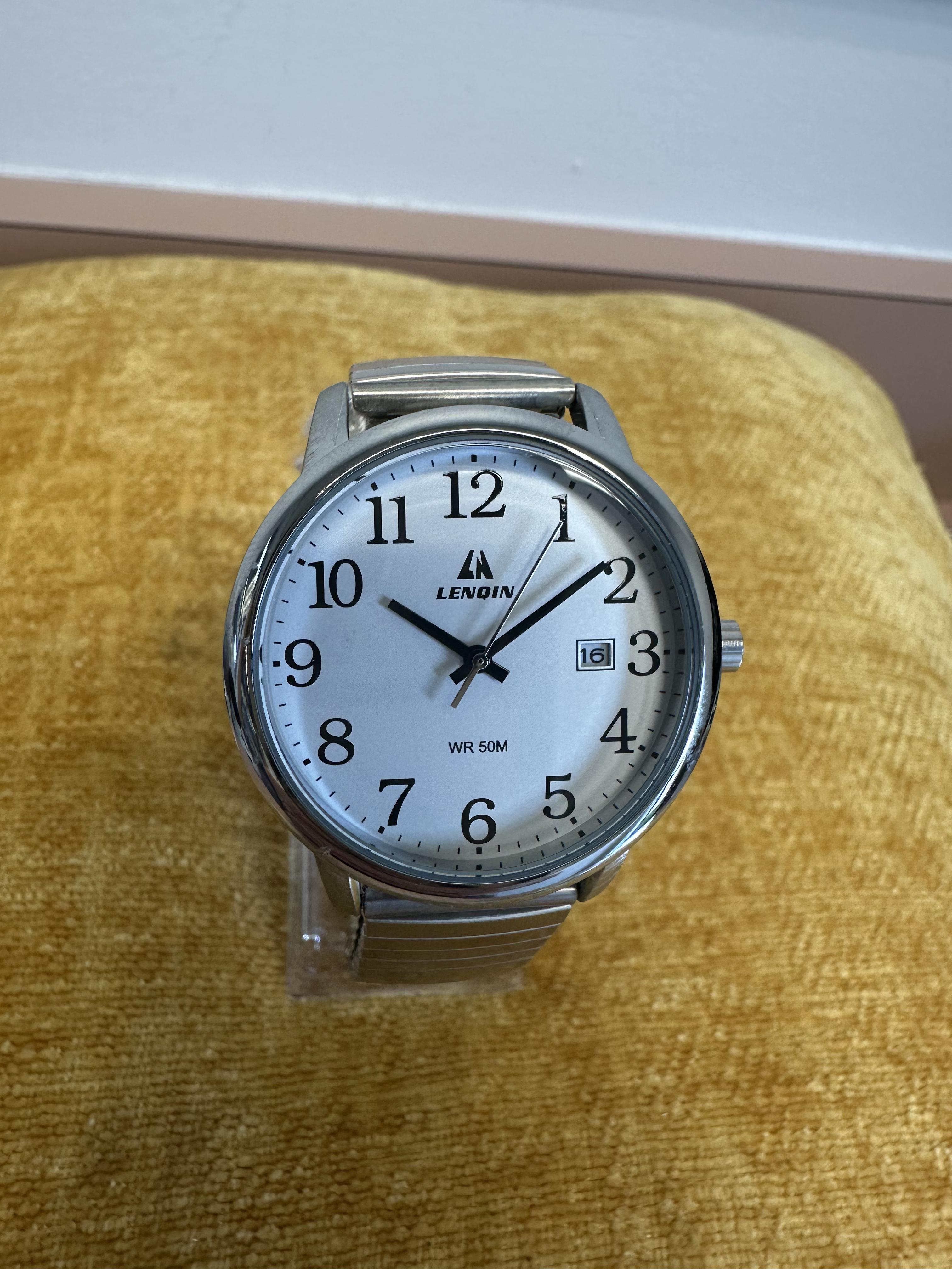 Lendin Classic Field Watch - angle 1