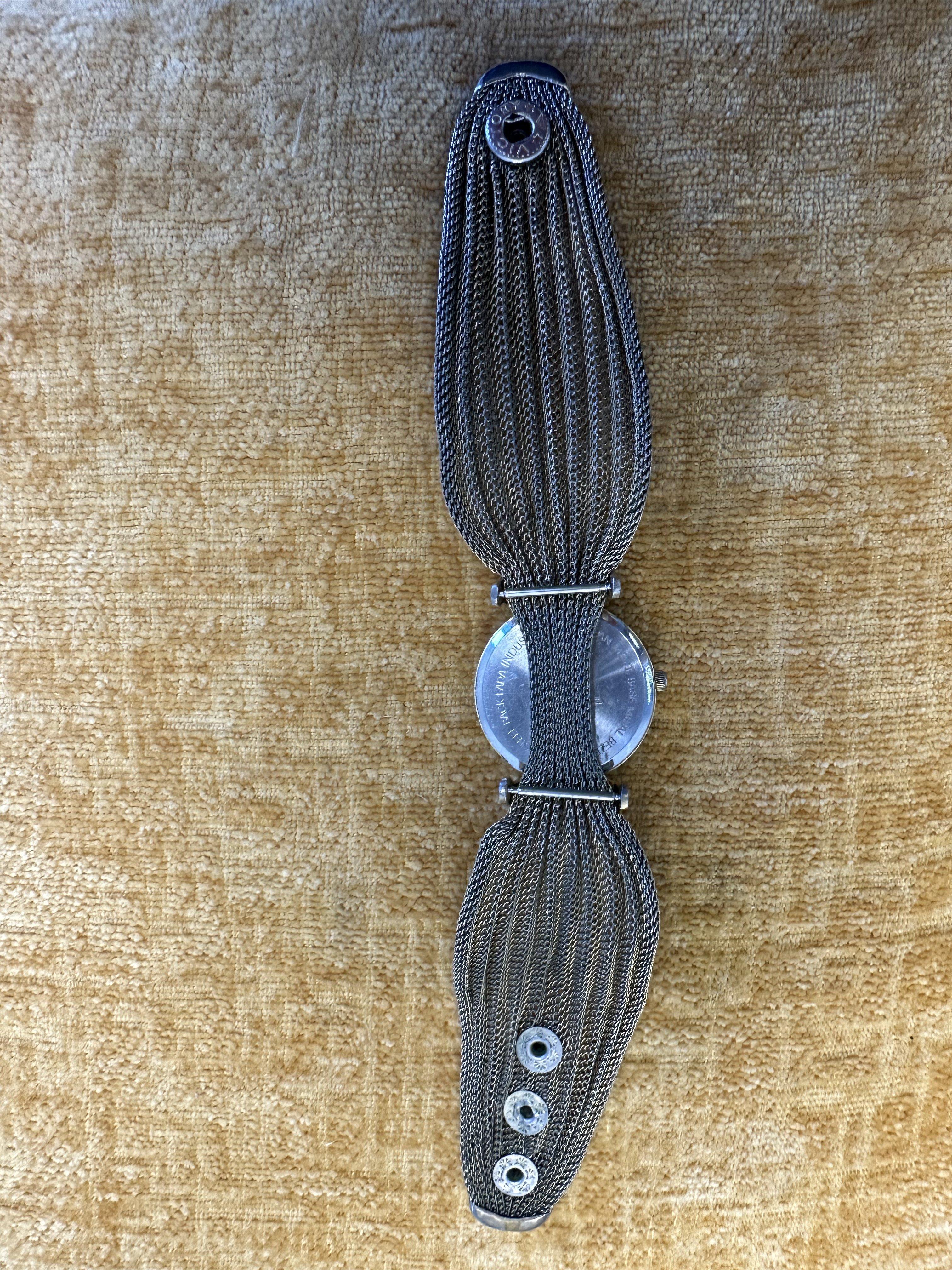 FUTURA Mesh Bracelet Fashion Watch - angle 2
