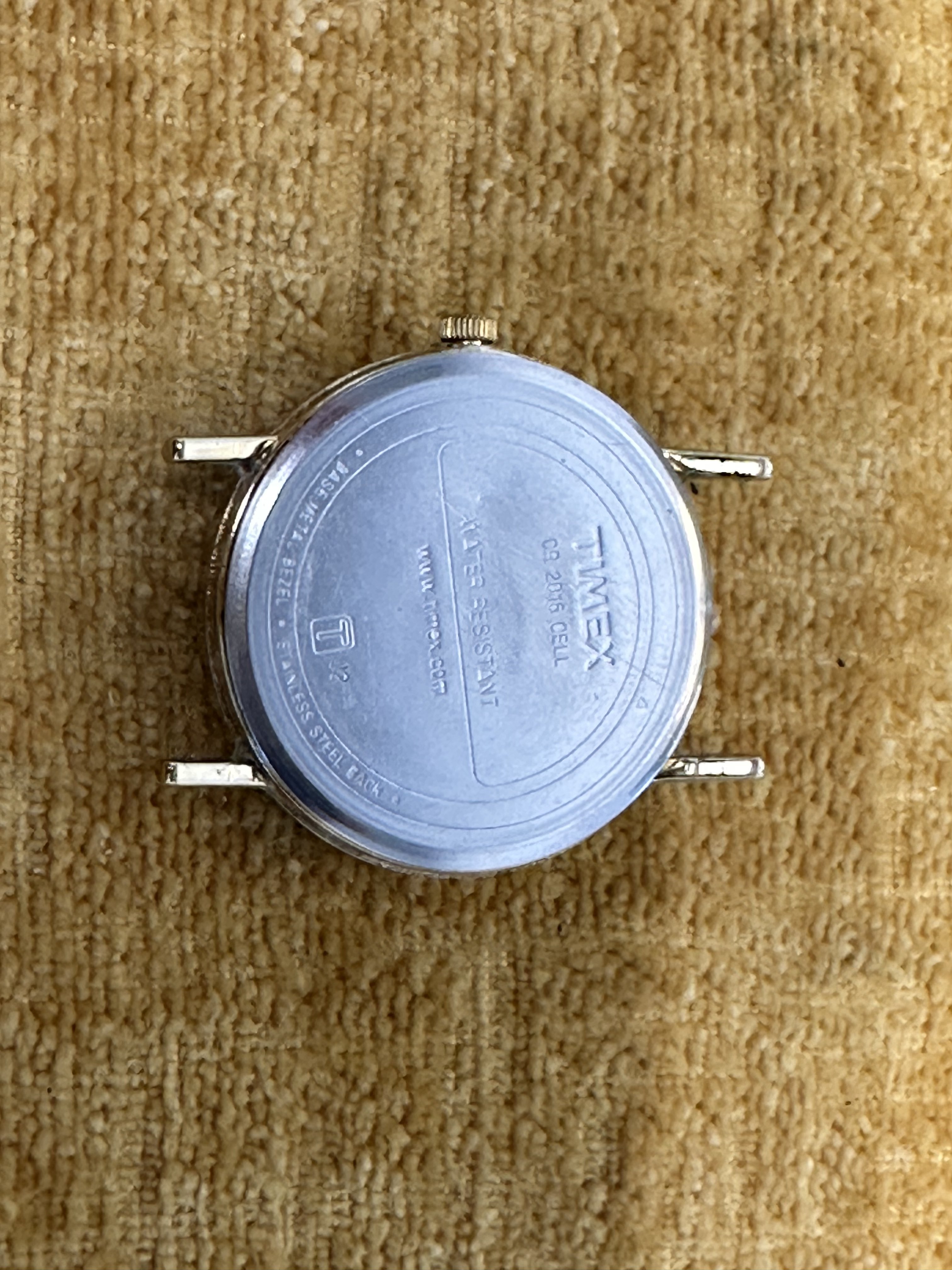 Timex Classic Round Indiglo - angle 2