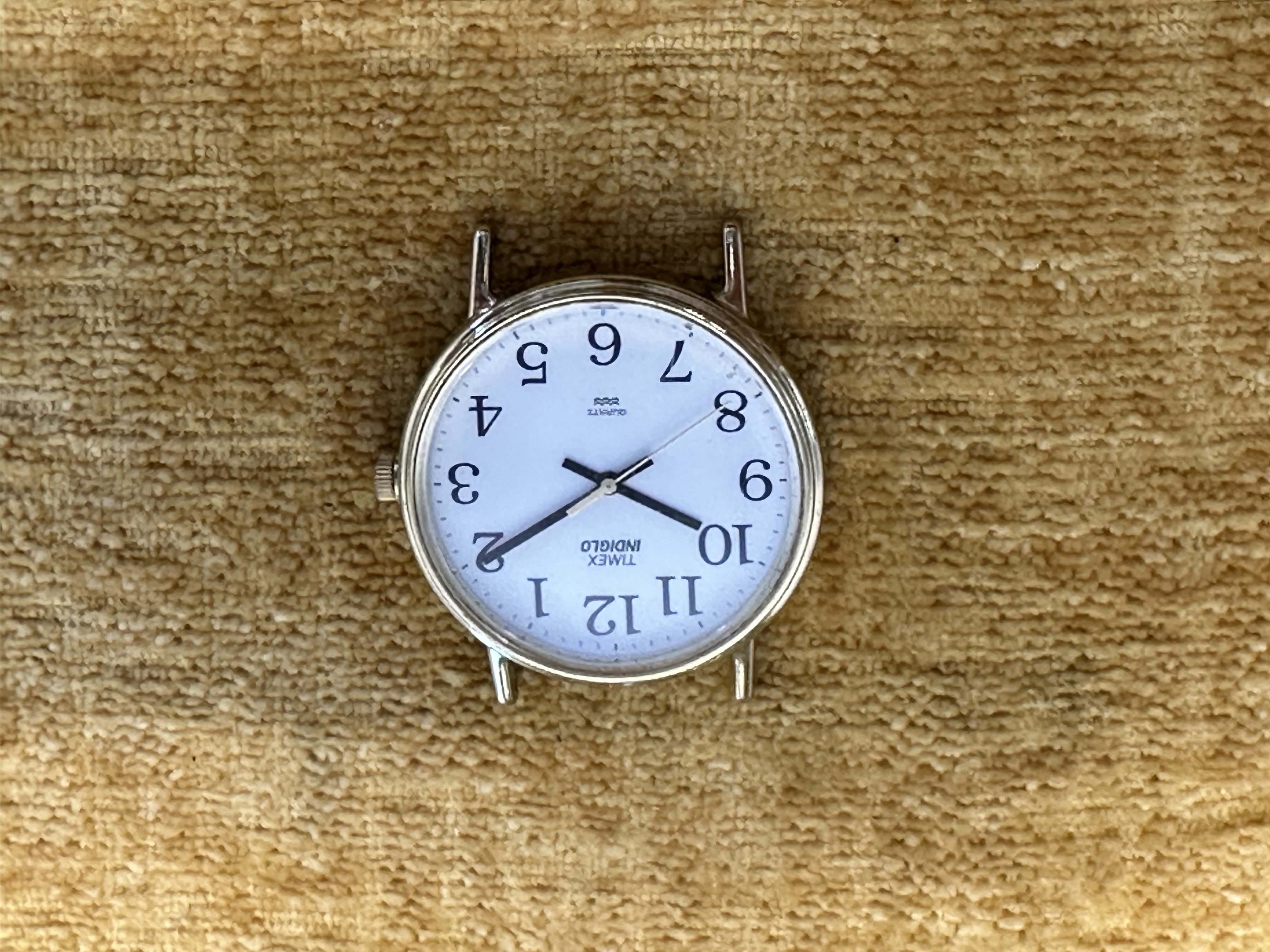 Timex Classic Round Indiglo - angle 1
