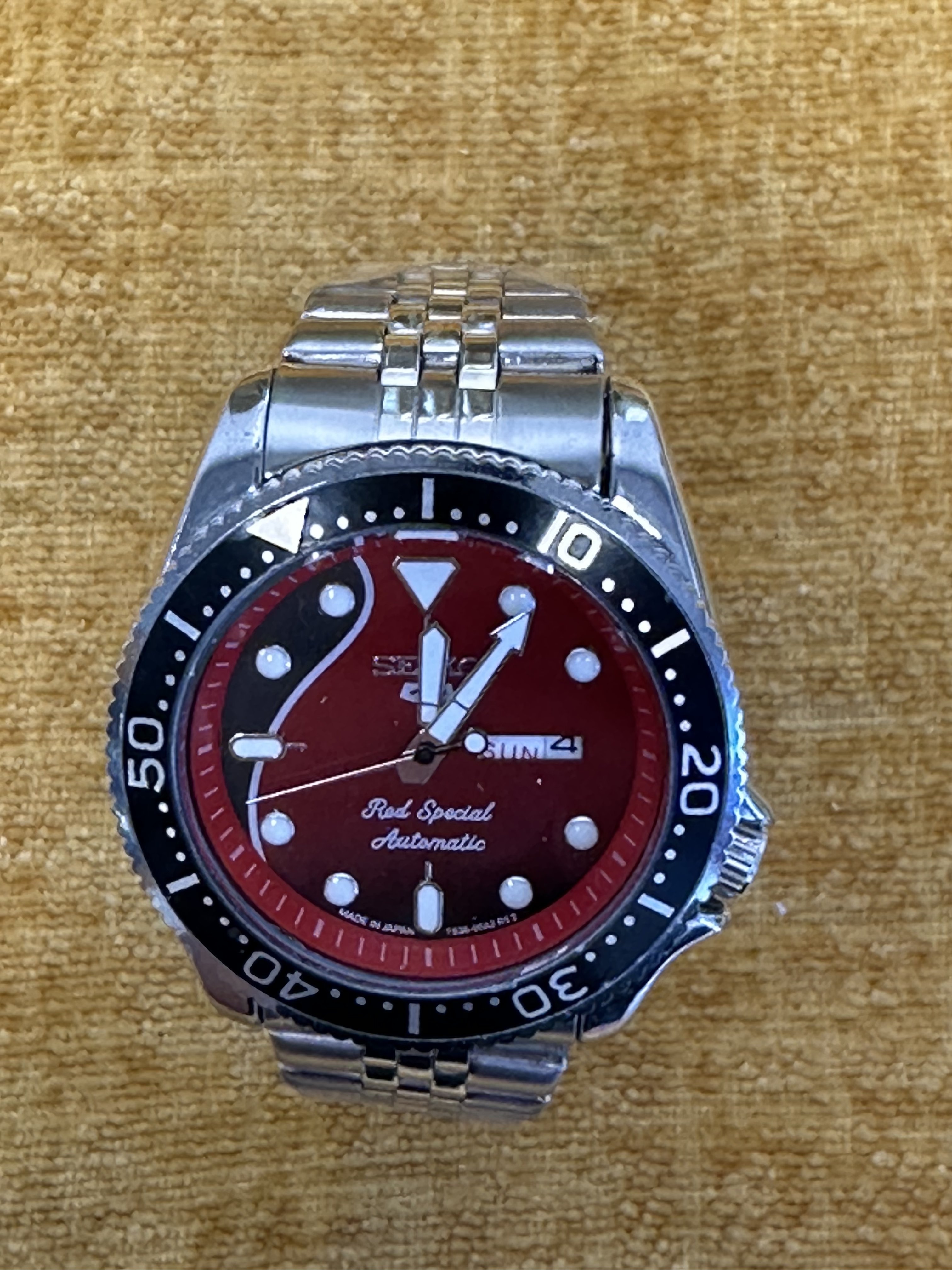 Seiko SKX-style 'Red Special' Automatic Diver - angle 1