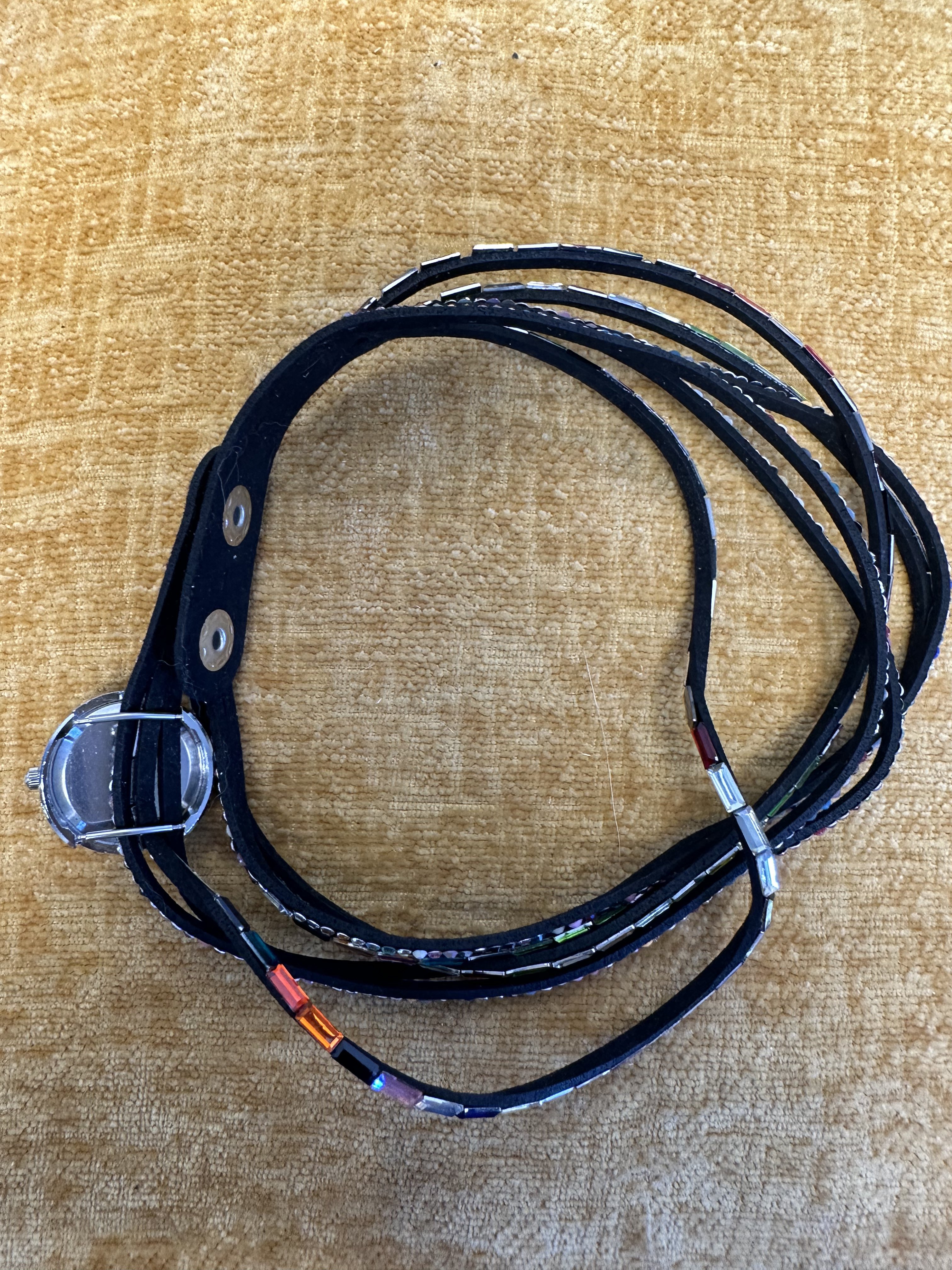 Unbranded Novelty Wrap-Around Watch - angle 1