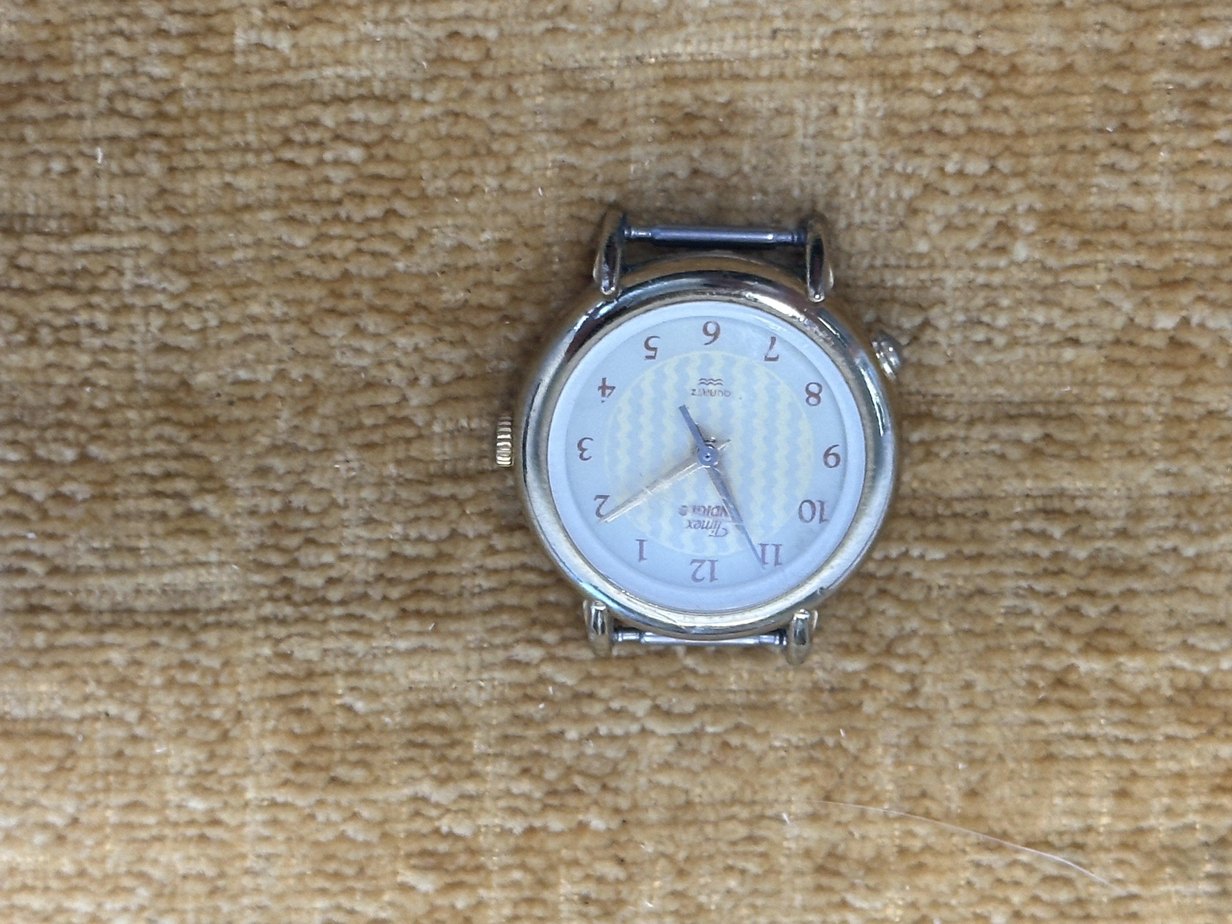 Timex Indiglo Round Case - angle 2